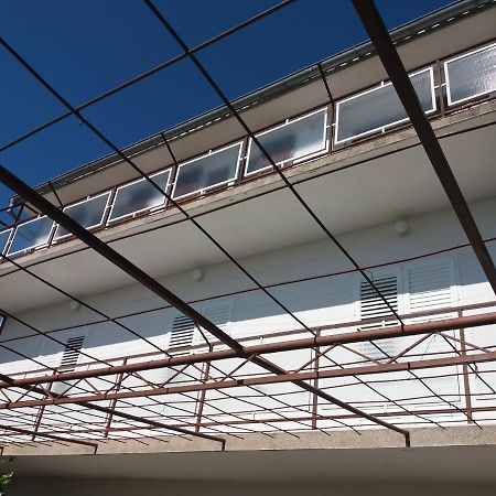 Apartment Viktoria Primosten Exterior photo