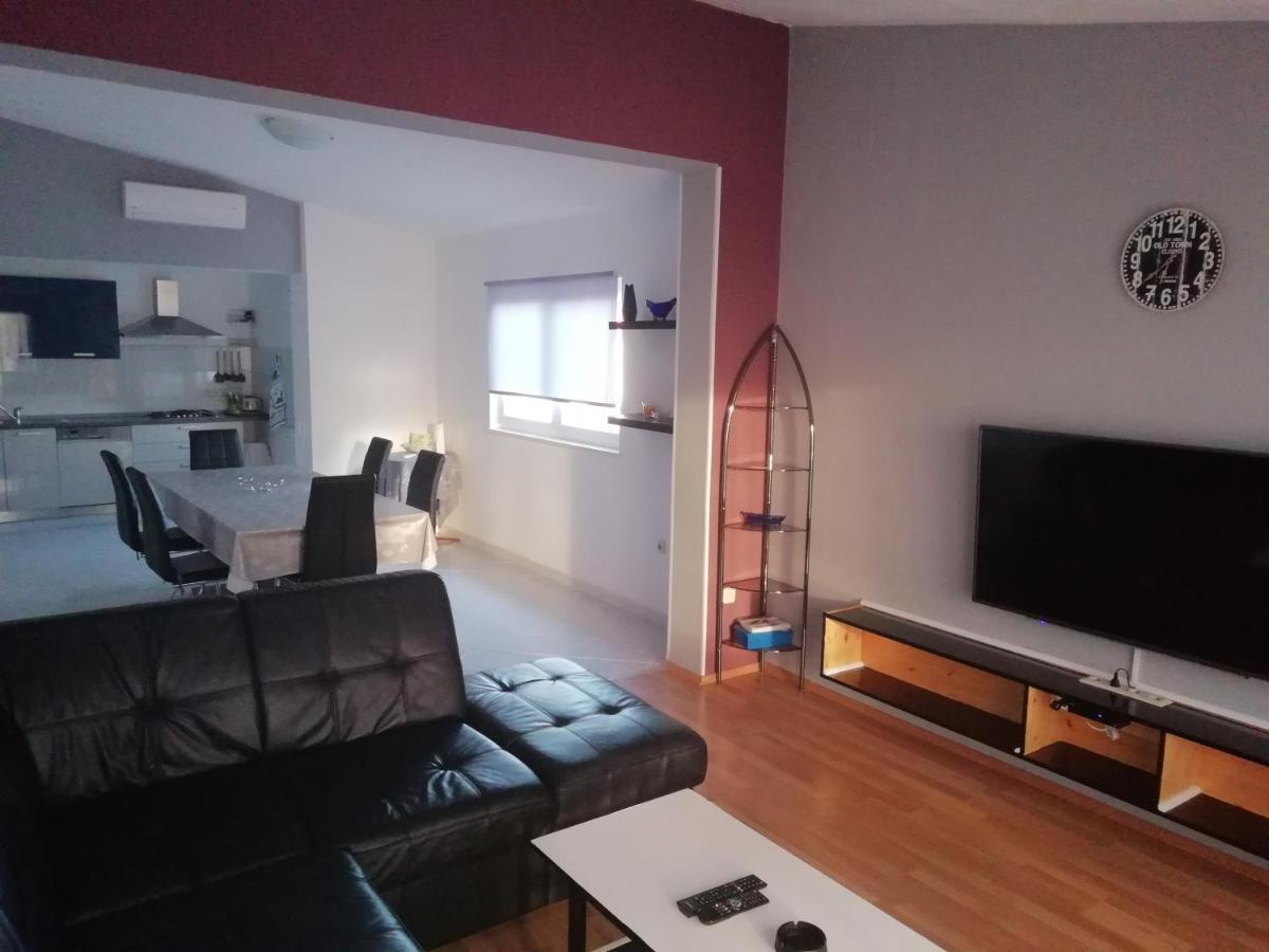 Apartment Viktoria Primosten Exterior photo