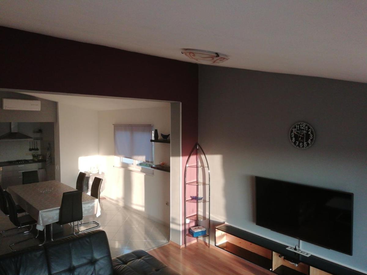 Apartment Viktoria Primosten Exterior photo