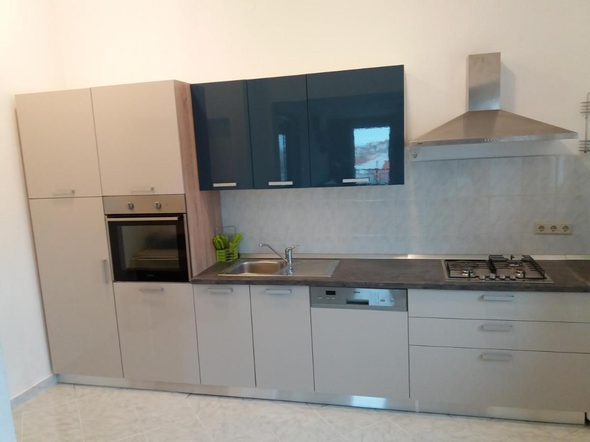 Apartment Viktoria Primosten Exterior photo