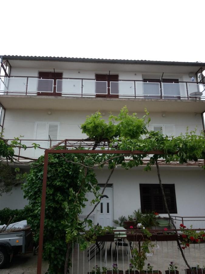Apartment Viktoria Primosten Exterior photo