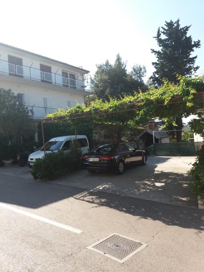 Apartment Viktoria Primosten Exterior photo
