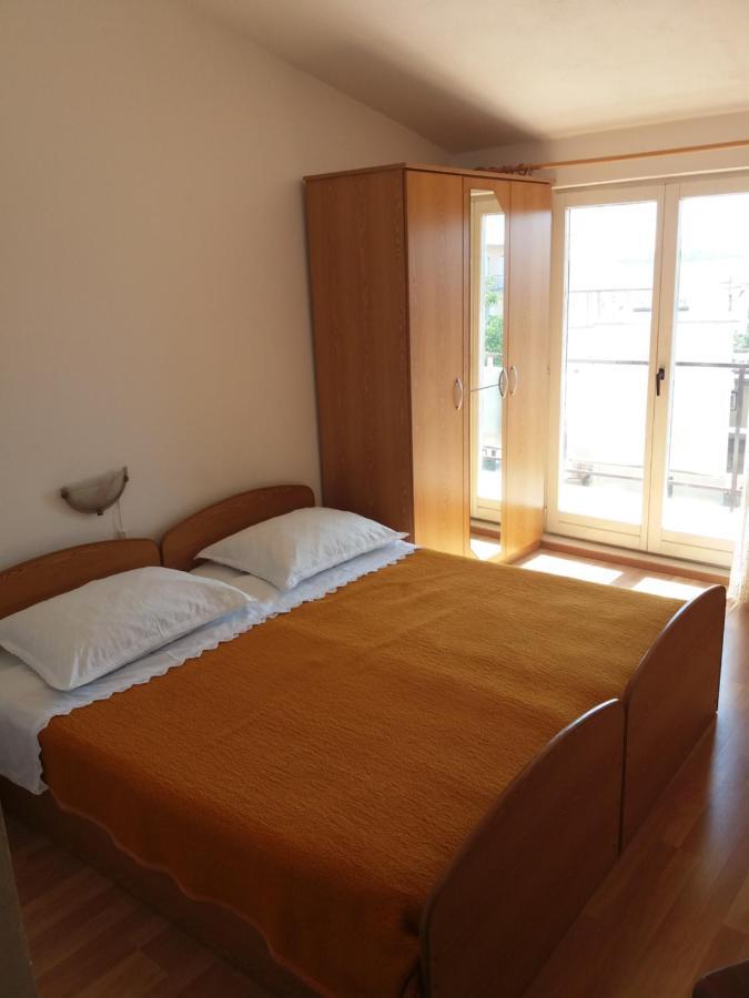 Apartment Viktoria Primosten Exterior photo