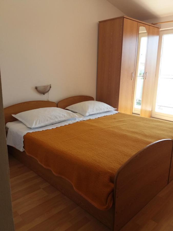 Apartment Viktoria Primosten Exterior photo