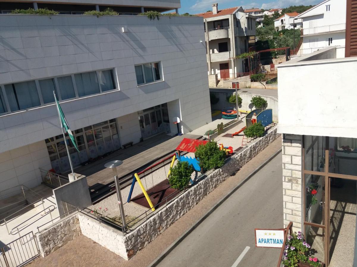 Apartment Viktoria Primosten Exterior photo