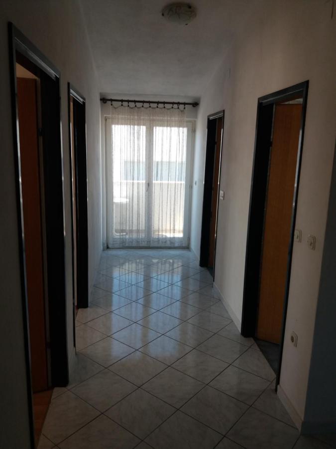 Apartment Viktoria Primosten Exterior photo
