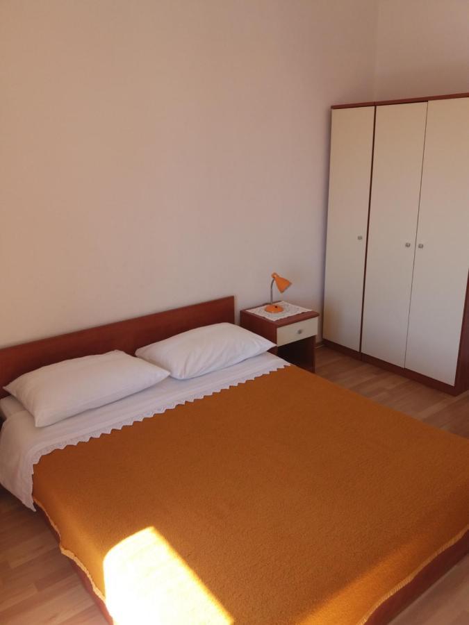 Apartment Viktoria Primosten Exterior photo